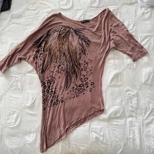Brown Top with studs/bling feather design from Buckle M